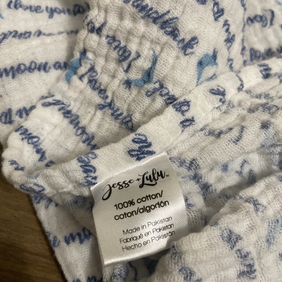 Set of 5 Aden + Anais Muslins + 1 extra - Picture 6 of 6